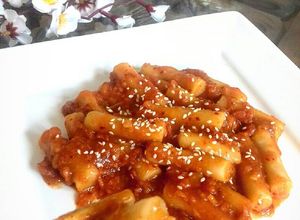 Foto resep Tteokbokki / toppoki / makanan korea
