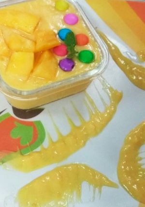 A picture of Mango pudding.