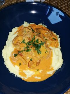 Vegán tejszínes erdei gomba ragu, burgonyapürével recept fotója