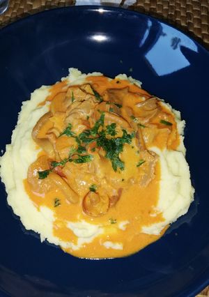 Vegán tejszínes erdei gomba ragu, burgonyapürével recept fotója