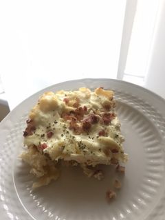 Sonkás-hagymás-tojásos rakott tészta recept fotója