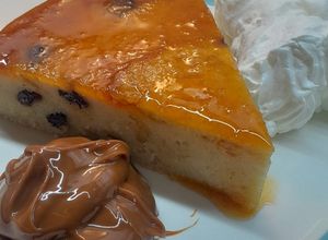 Una foto de Budín de pan con pasas de uvas
