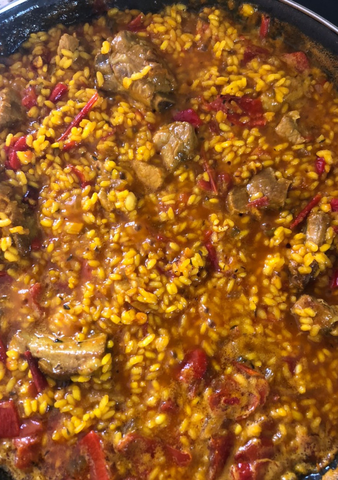 Una foto de Arroz de costillejas y magra murciano