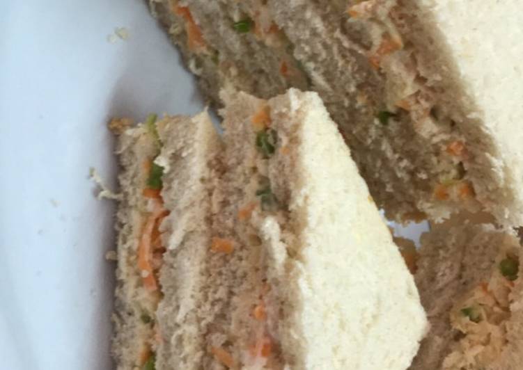 Chicken coleslaw sandwich