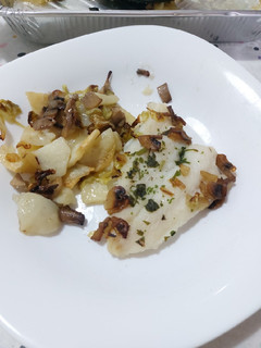 Una foto de Panga al horno con verduritas