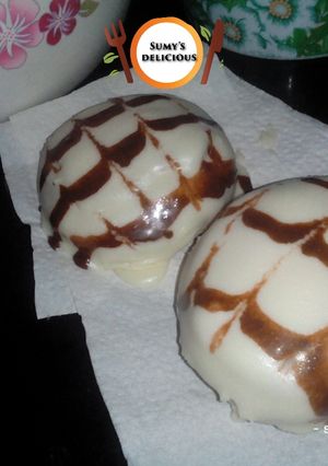 A picture of Icing glazed donut 3.