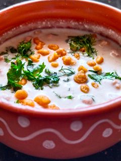 बुंदी रायता (boondi raita recipe in marathi) रेसिपी चे मुख्य फोटो