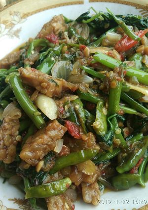 Foto resep Tumis kangkung tempe pedesss