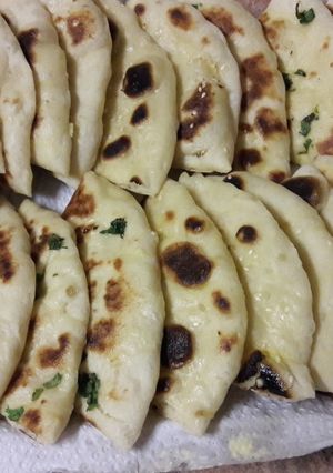 A picture of Flat Bread/naan.