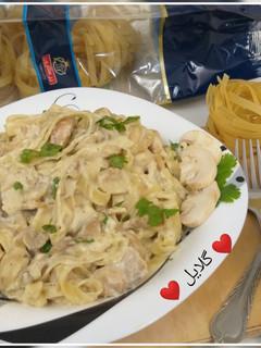 عکسی از دستور پاستا آشیانه ای با مرغ و قارچ😋