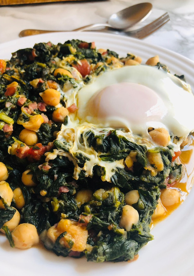 Una foto de Espinacas con garbanzos