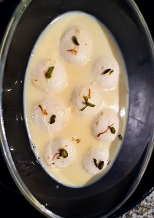 A picture of Rasmalai.