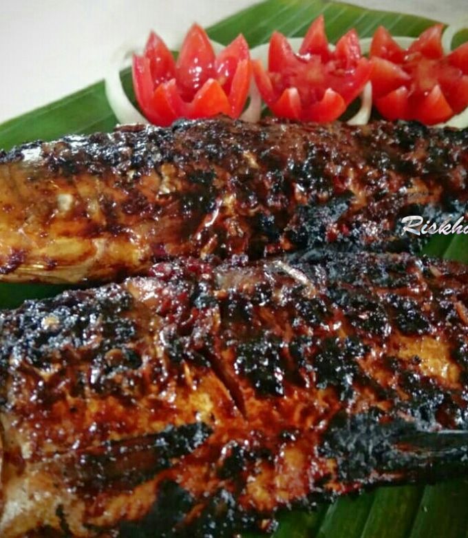 https://img-global.cpcdn.com/recipes/6c86daf917cfba8c/680x781cq80/bandeng-bakar-kecap-pedas-foto-resep-utama.jpg