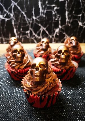Csokikoponyás vörösbársony muffinok Picipiros Konyhájából recept fotója