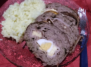 Una foto de Pan de carne con arroz frito