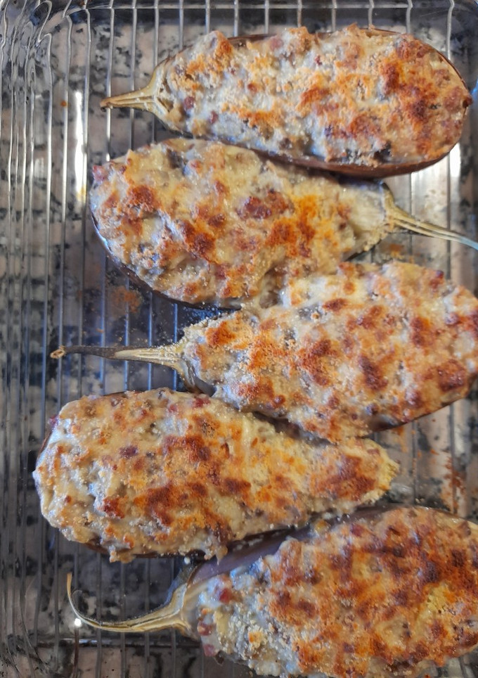Una foto de Berenjenas rellenas de champiñones