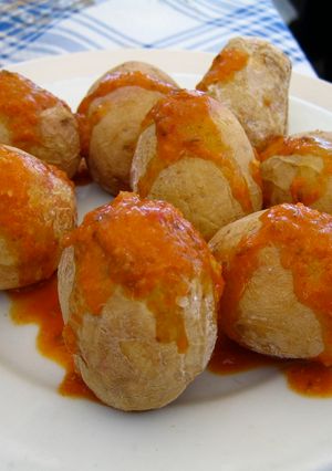 Una foto de Papas arrugadas con mojo
