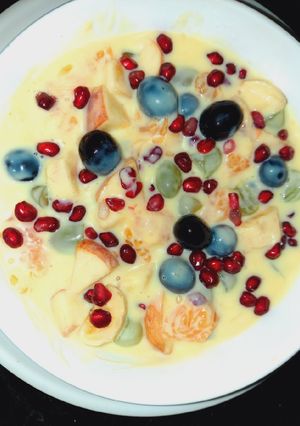 A picture of Vanilla fruit Custard.