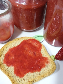 Una foto de Mermelada de fresa 🍓