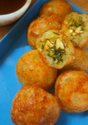 A picture of Non Fried Buff Vada (Nariyal ki kachori).