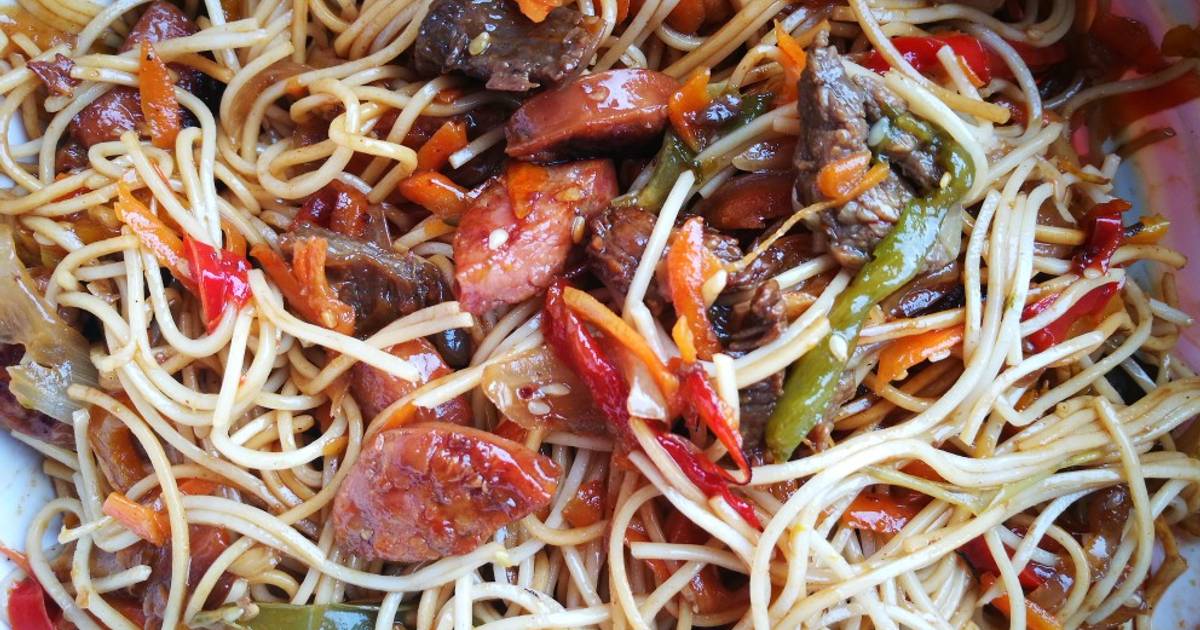 Chow Mein mixto (Carne y Chorizo) Receta de Ceci- Cookpad
