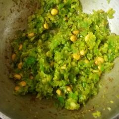 A picture of Hari mirchi ka thecha.