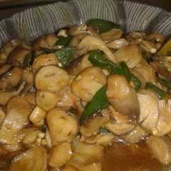 รูปของ oseng jamur cabe hijau