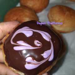 A picture of Donat Kentang.