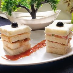 A picture of Sandwich 🥪🥪.