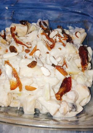 A picture of Cream chat with nuts.