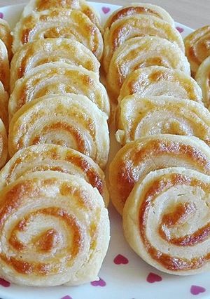 Sajtos tekercs recept fotója