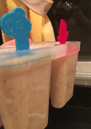 Una foto de Heladitos de banana 🍌 veganos o light