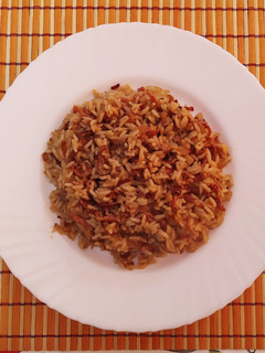 Una foto de Arroz con bacon