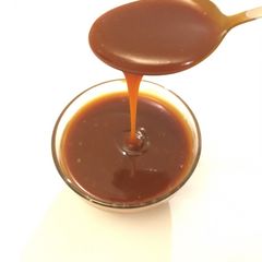 A picture of Caramel sauce.