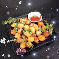Crispy Garlic Potato Bites A picture of Crispy Garlic Potato Bites.