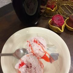 A picture of Strawberry ice-cream.