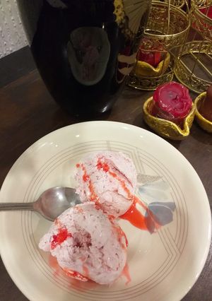 A picture of Strawberry ice-cream.