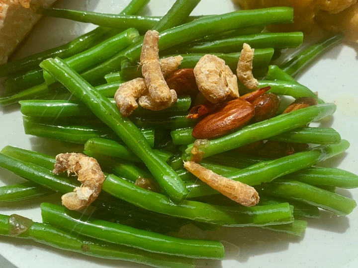 Easy Steps to Make Recipe Indonesian-inspired spicy green beans that is Delicious, So Delicious}