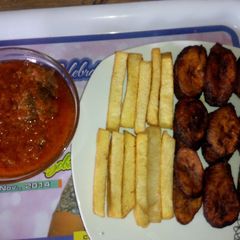A picture of Fried yam and plantain.