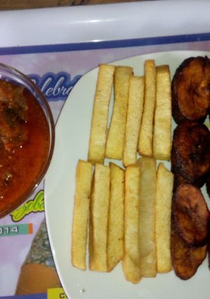 A picture of Fried yam and plantain.