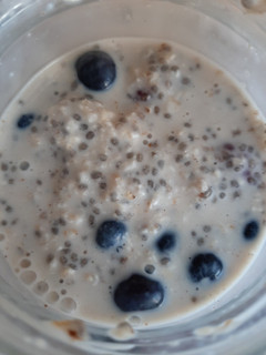 A picture of Berry overnight oats.