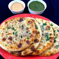 A picture of Aloo walay nan.