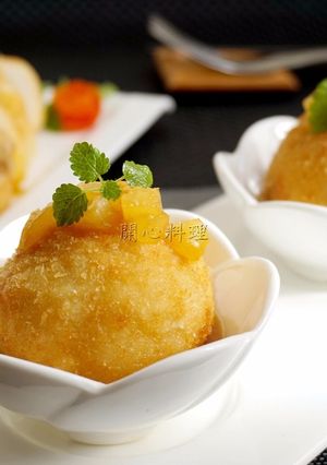 雙味飯糰佐鳳梨咖哩 的食譜成品照片