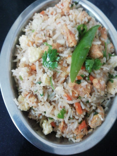 சிக்கன் ஃப்ரைடு ரைஸ்(chicken fried rice recipe in tamil) செய்முறை முக்கிய புகைப்படம்