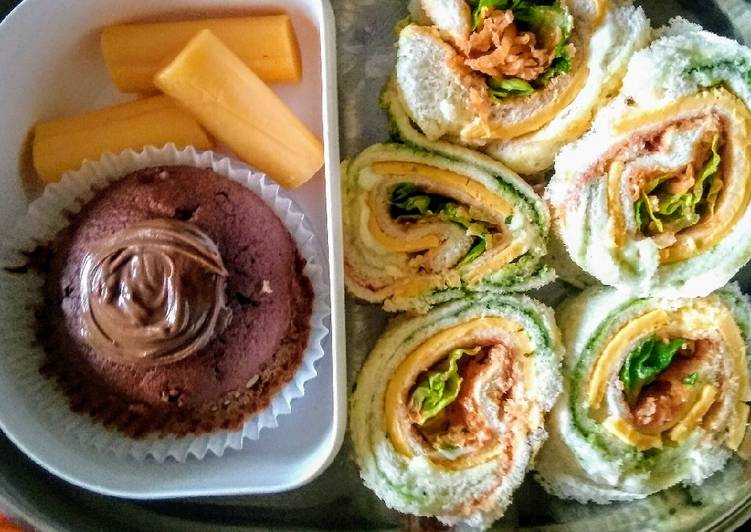 Recipe of Speedy Pinwheel sandwitches/Tricolour Sandwiches