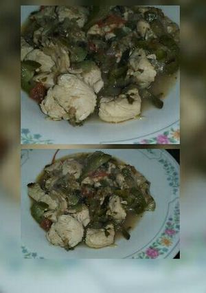 Una foto de Revuelto de pollo y verduras