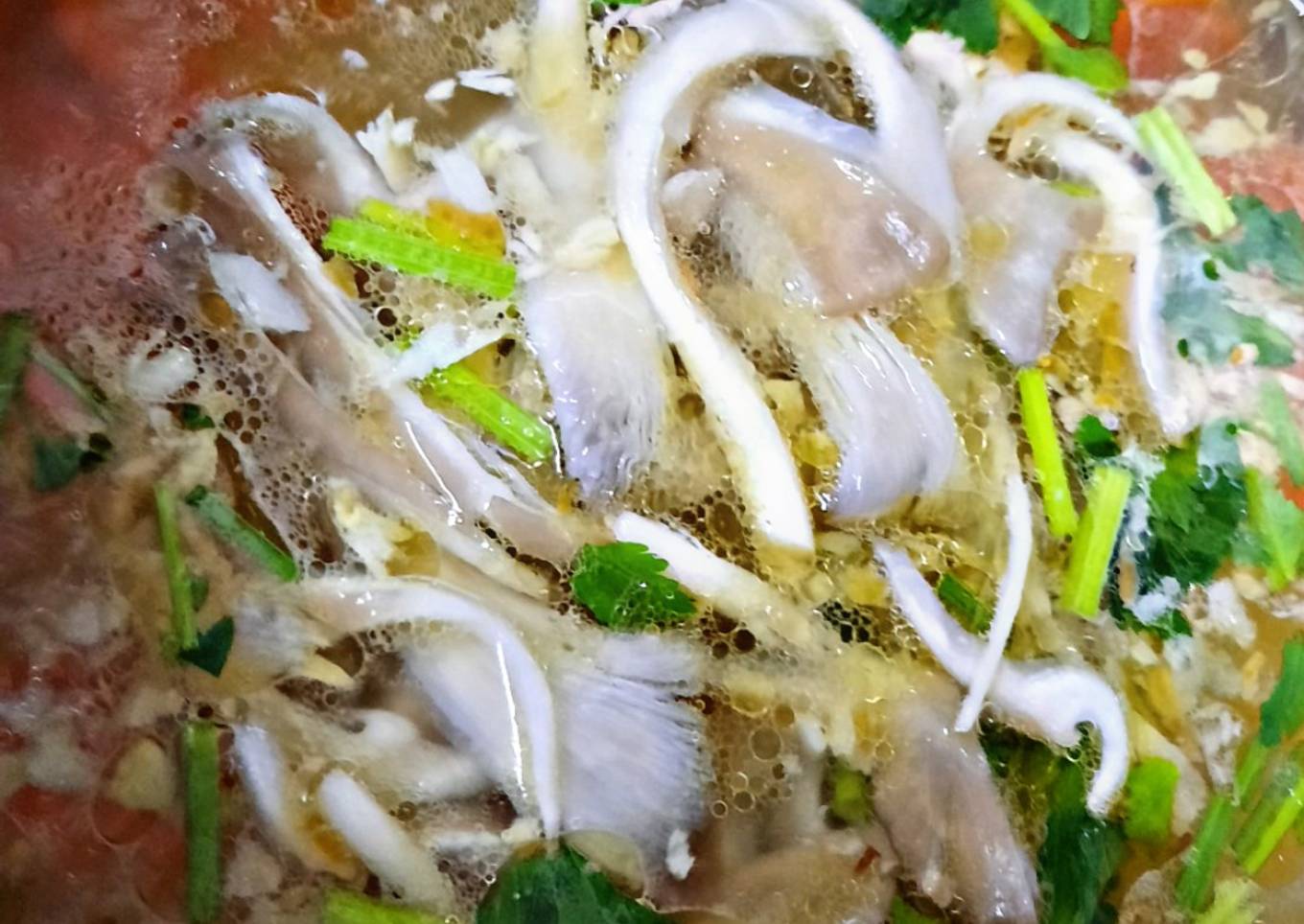 Sup cendawan meletup