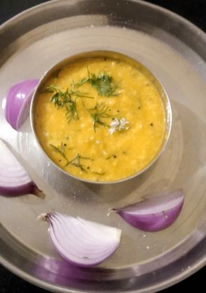 पिठलं रेसिपी चे मुख्य फोटो