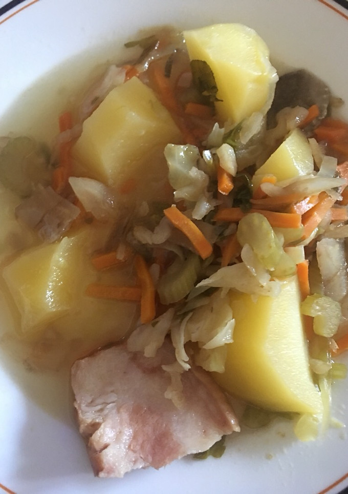 Una foto de Sopa Juliana