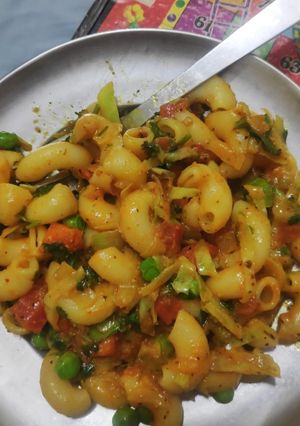 A picture of Macaroni.